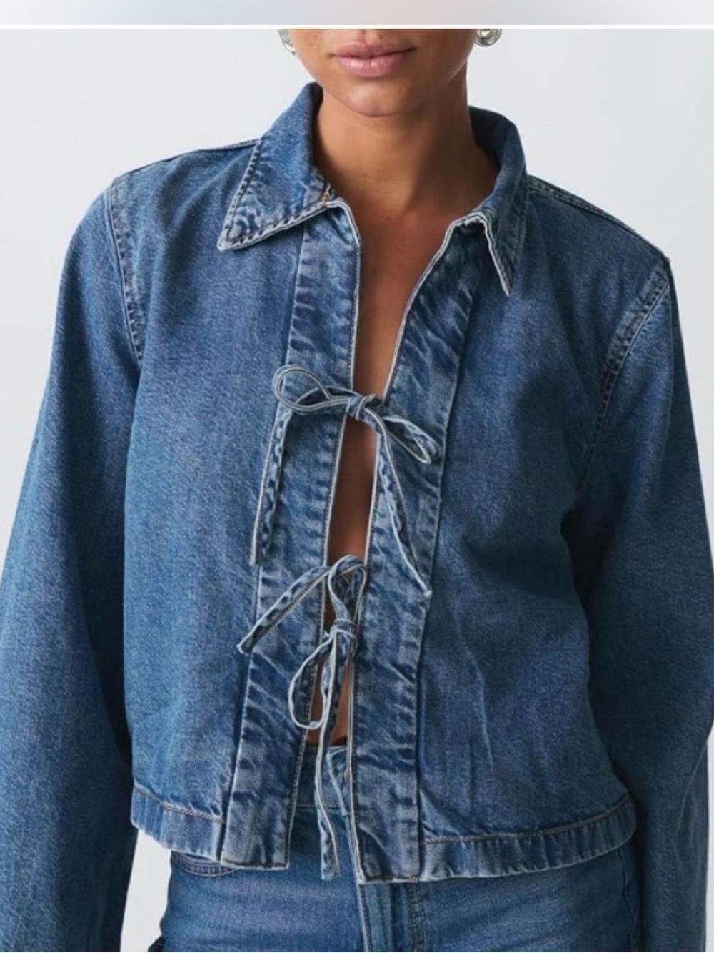 H&M blue denim jacket with tie front detail, size L #denimjacket #tiedeta